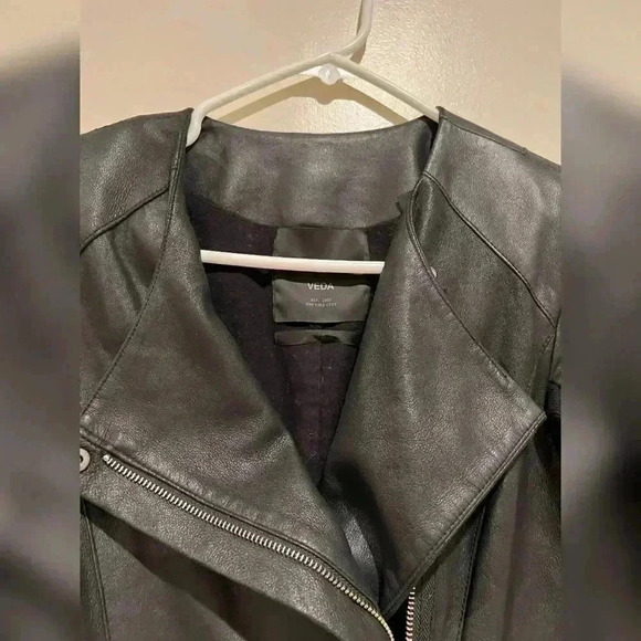 VEDA
Women's Max Classic Smooth Jacket Black Plain Pattern - Picture 5 of 14